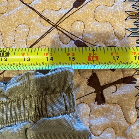 Maurice’s light khaki green cargo pants drawstring hem women’s size M - Picture 4 of 10